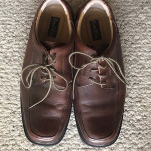 Men’s Lace Up Bass Shoes